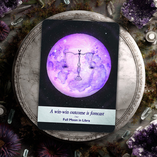 Moonology Oracle Deck: 44 Oracle Cards and Guidebook