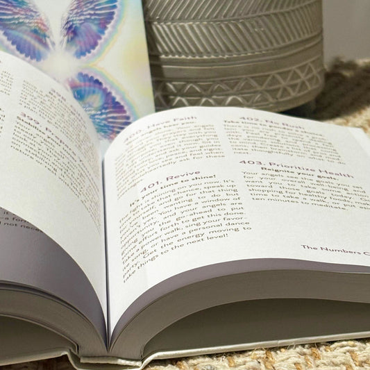 The Angel Numbers Book: How to Understand the Messages Your Spirit Guides Are Sending You