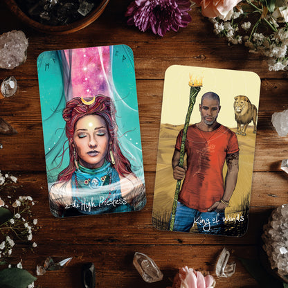Pocket Light Seer's Tarot: Beautiful tarot cards in a Tin Box & Guidebook