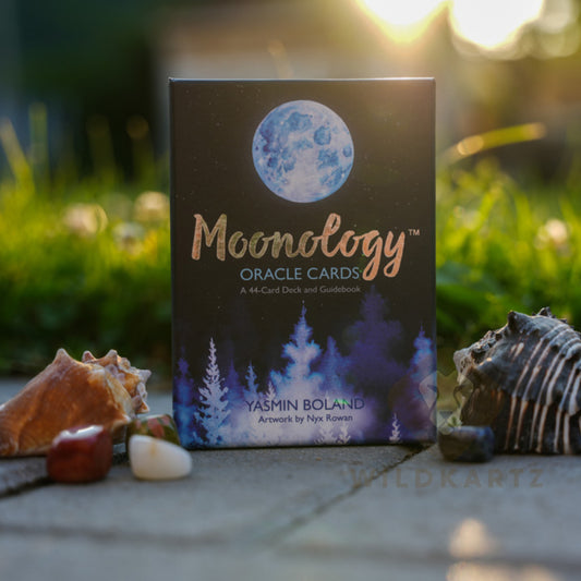 Moonology Oracle Deck: 44 Oracle Cards and Guidebook