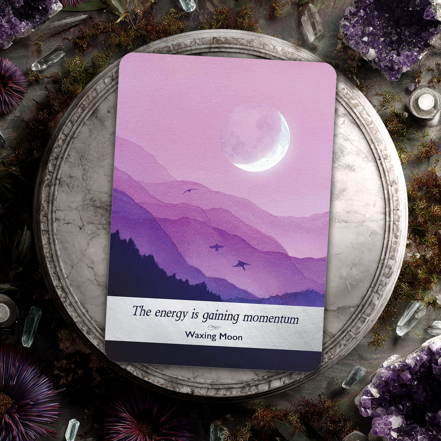 Moonology Oracle Deck: 44 Oracle Cards and Guidebook