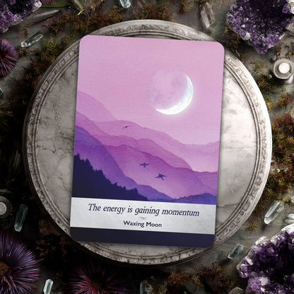 Moonology Oracle Deck: 44 Oracle Cards and Guidebook