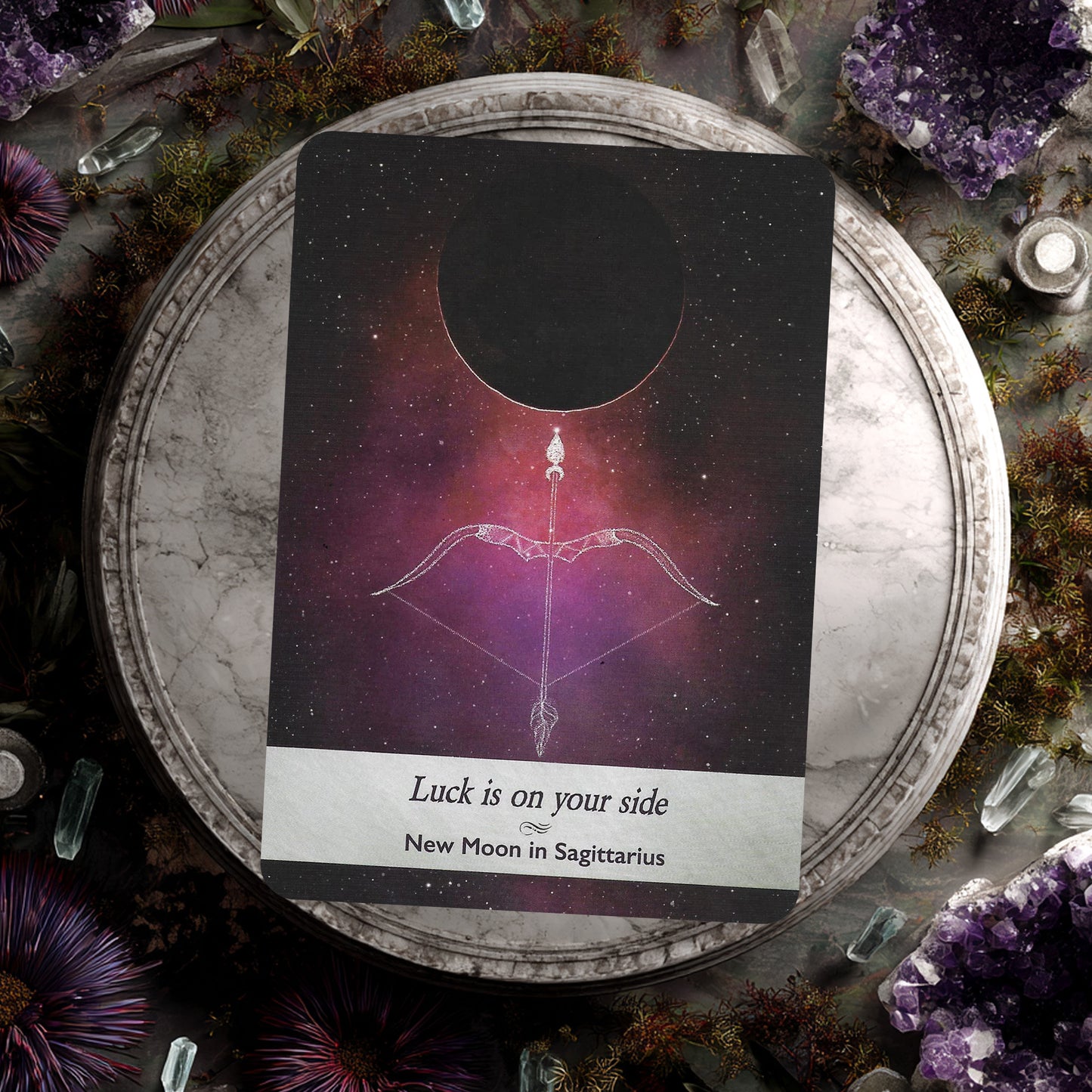 Moonology Oracle Deck: 44 Oracle Cards and Guidebook