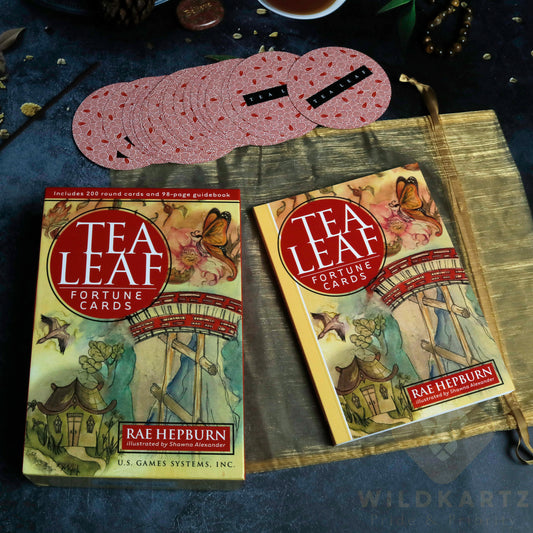 Tea Leaf Fortune Cards: 200 beautifully illustrated cards depicting the traditional tea leaf symbols and guidebook